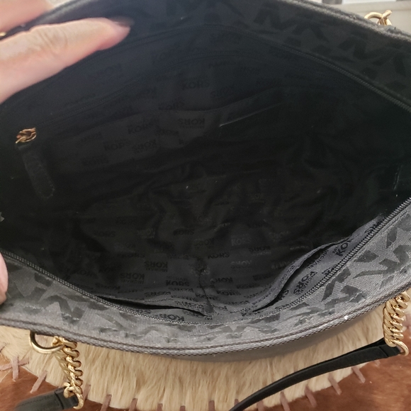 Michael Kors MK Signature JetSet Chain Tote-mint condition! - Picture 4 of 7